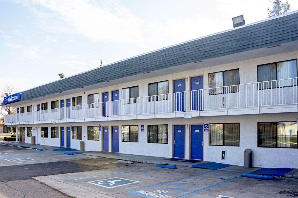 Motel 6-Porterville, CA 1
