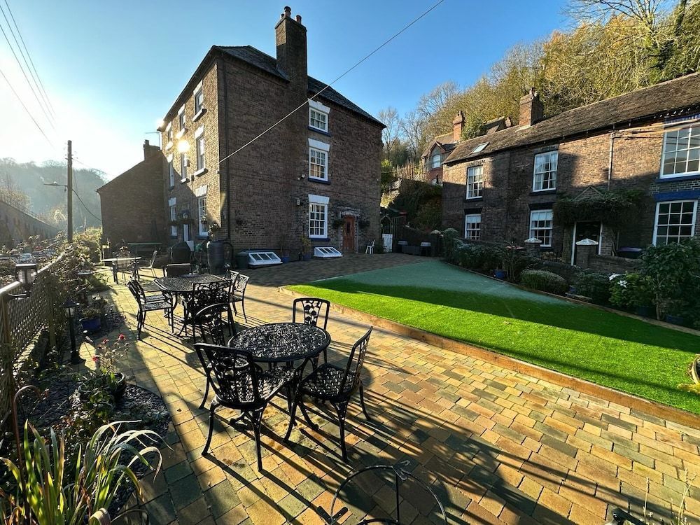 Viaduct Guest House 1