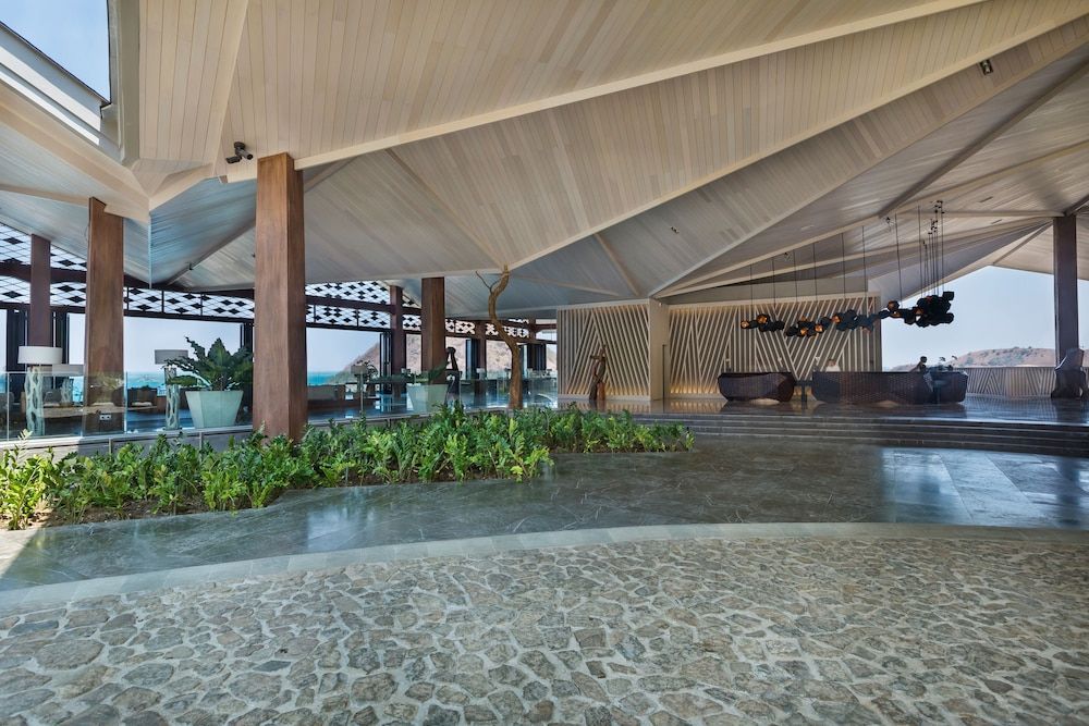 AYANA Komodo Waecicu Beach 2