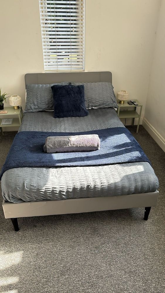 Thornton Awesome Stay 3 1