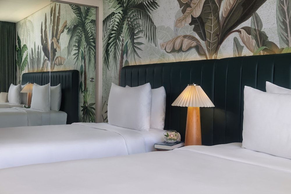 Yas Plaza Mangroves by IHG 2