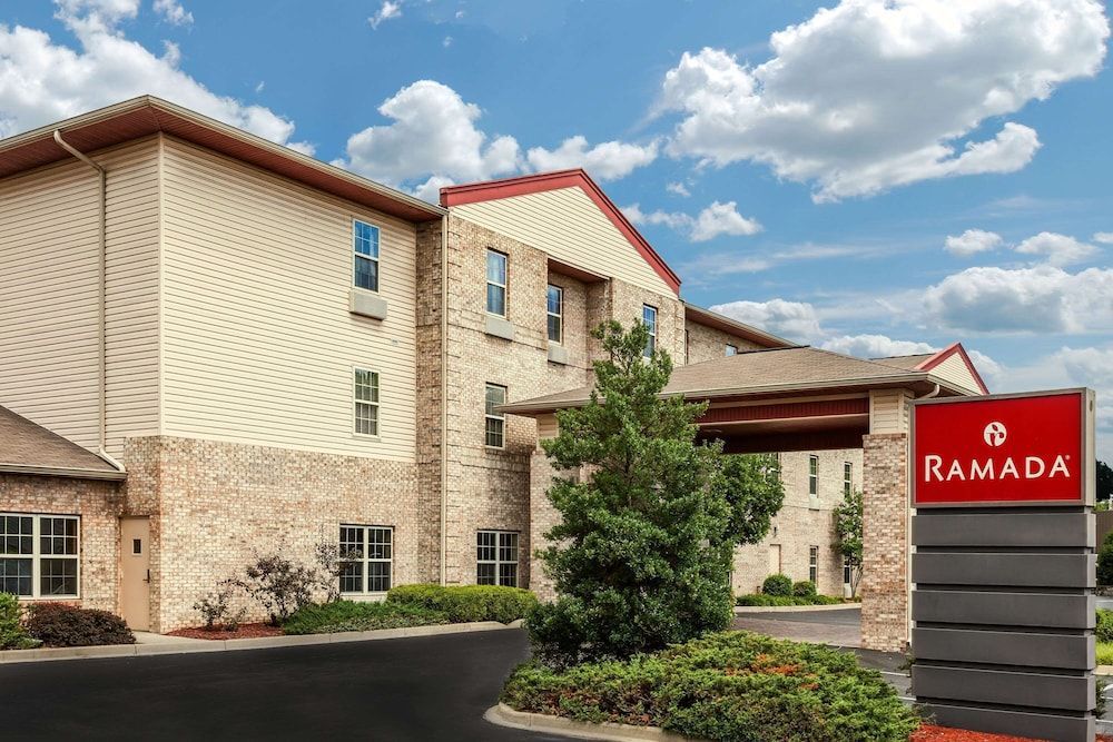Ramada by Wyndham Sellersburg/Louisville North 1