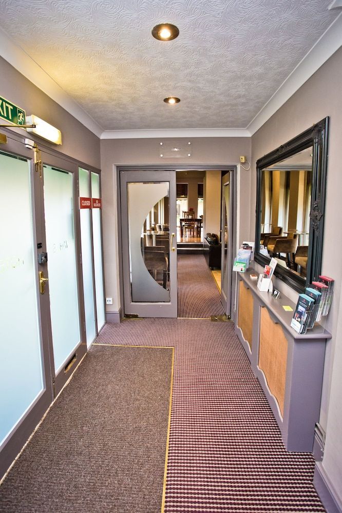 Wards Hotel 1