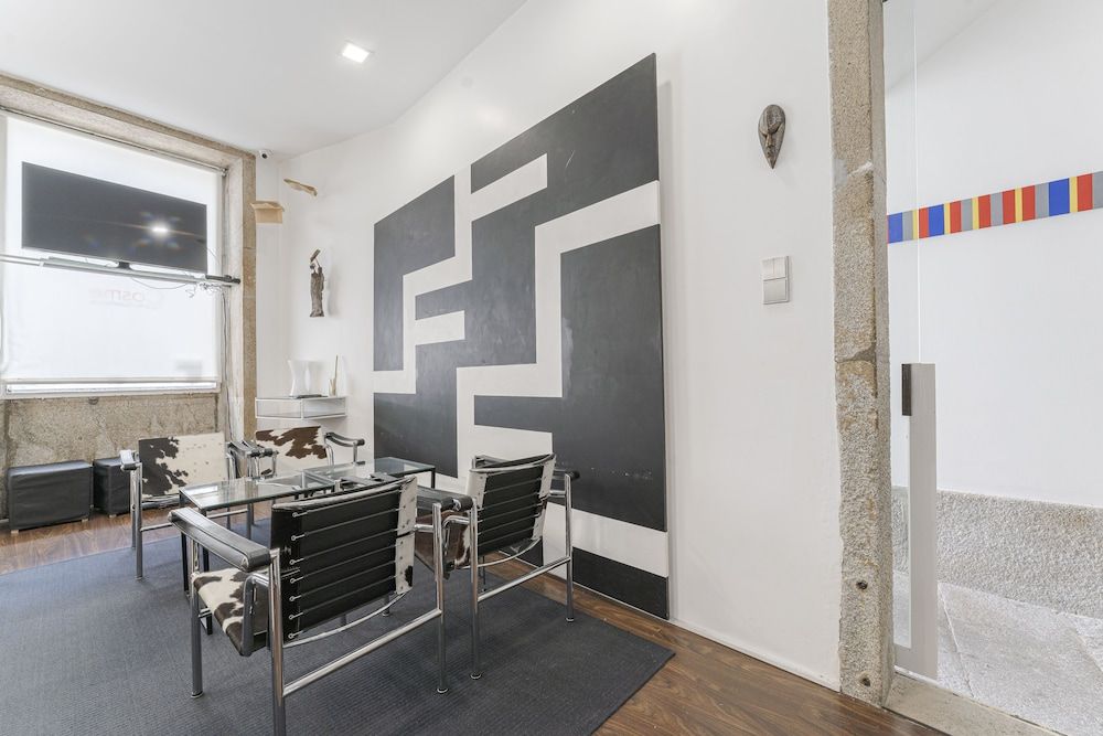 Cosme Apartments by Olala Homes 1