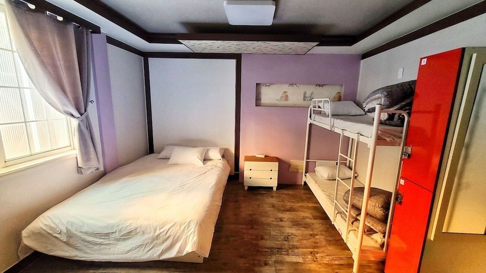 Kimchee Busan Downtown Guesthouse 1