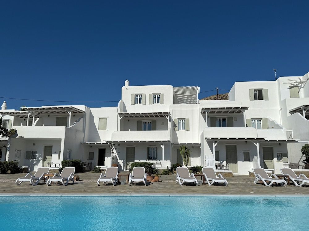 Yakinthos Residence 1