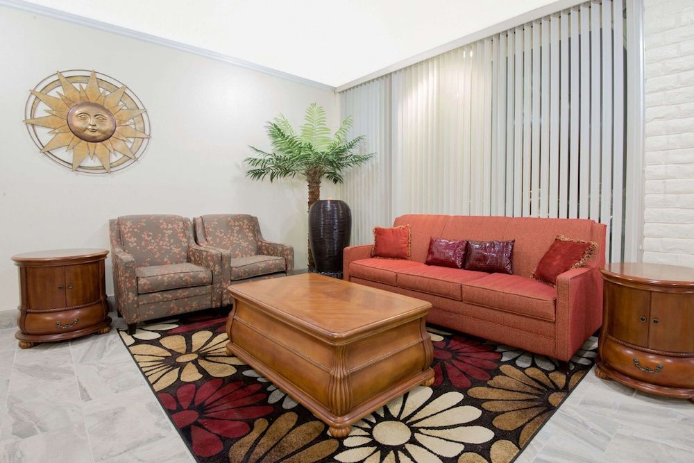 Days Inn by Wyndham Colorado City 2