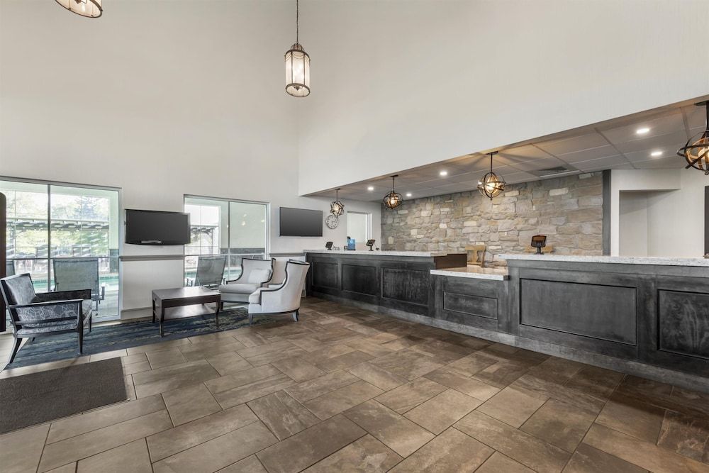 Best Western PLUS Revere Inn & Suites 2