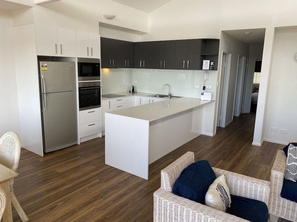 Aqua Promenade Beachfront Holiday Apartments 2