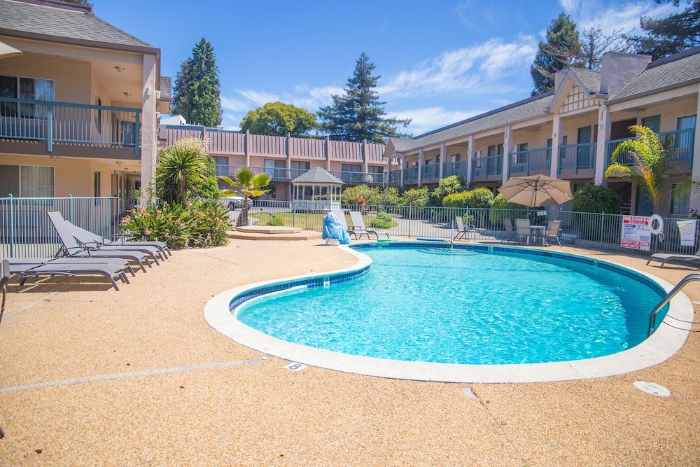 Days Inn by Wyndham Redwood City 1