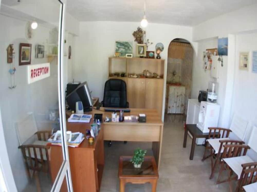 Marseille - Agios Ioannis (Corfu) - Villa Avra - Agios Ioannis (Corfu)