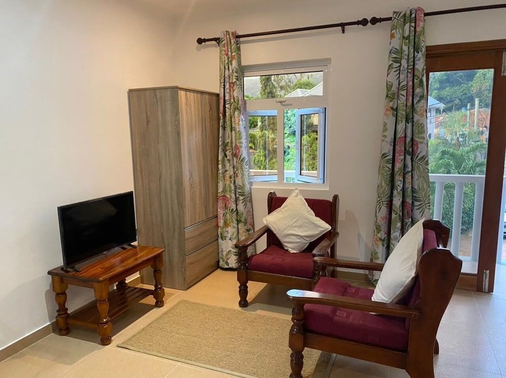 La Maison Hibiscus Self Catering Accommodation 1
