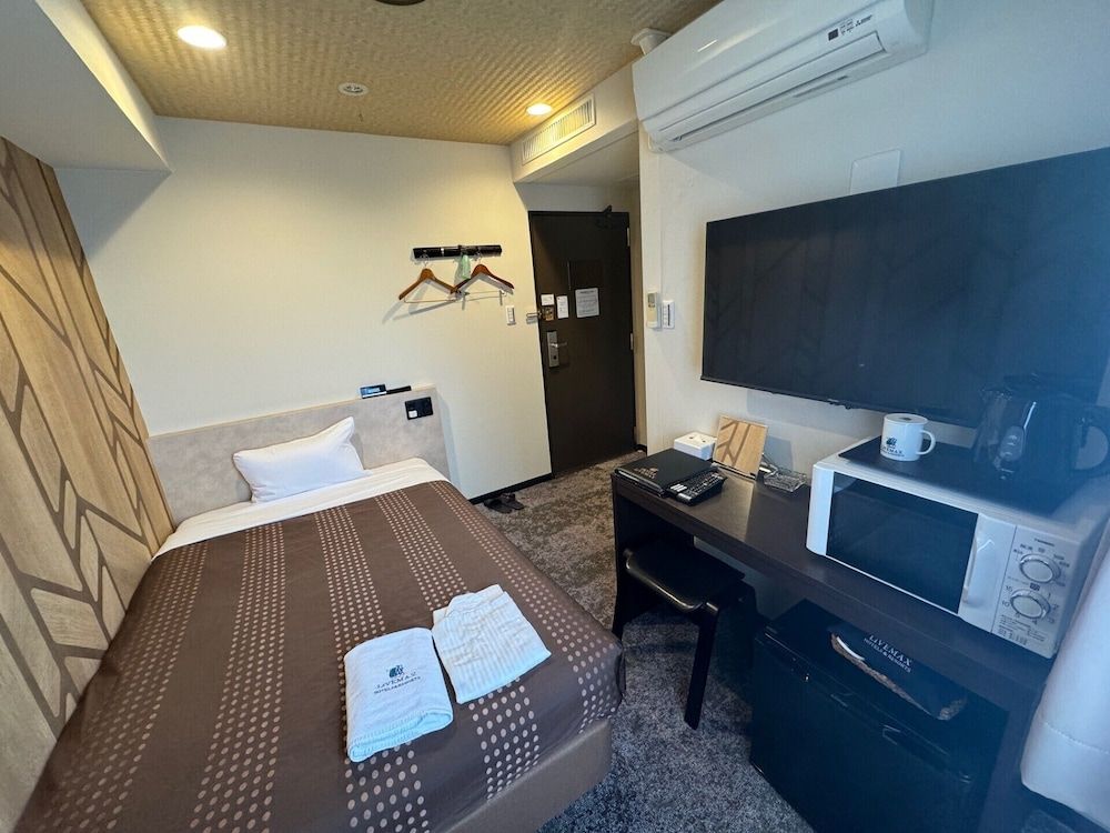 HOTEL LiVEMAX Kyoto Gojo 1