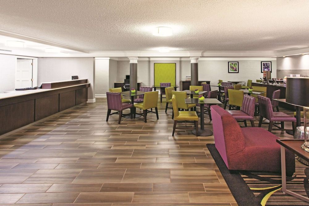 La Quinta Inn by Wyndham Fresno Yosemite 1