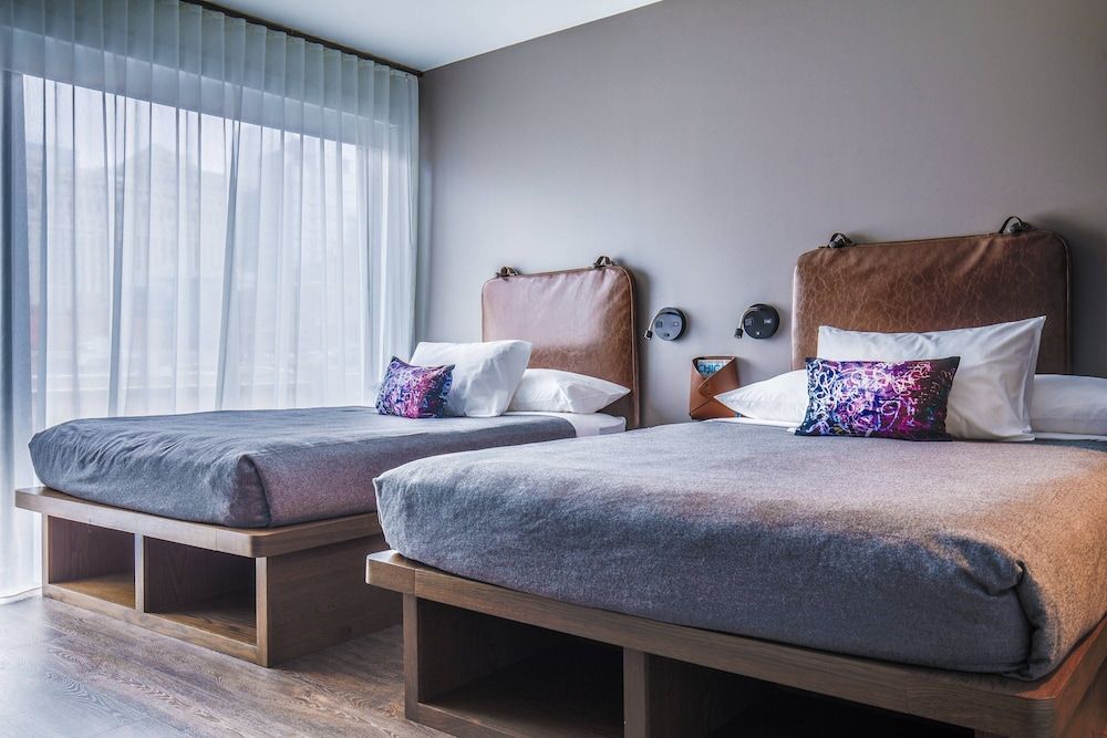 Moxy Chicago Downtown 1