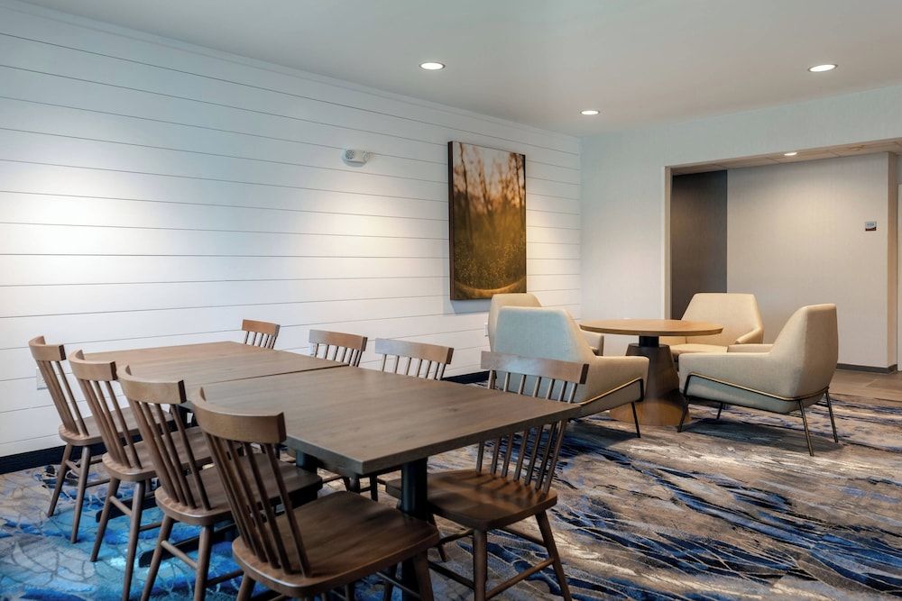 Fairfield Inn & Suites Savannah Airport 2