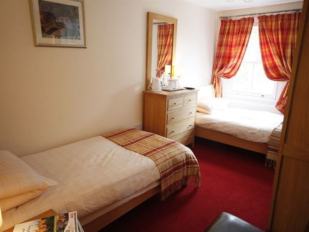 Elphinstone Hotel 2