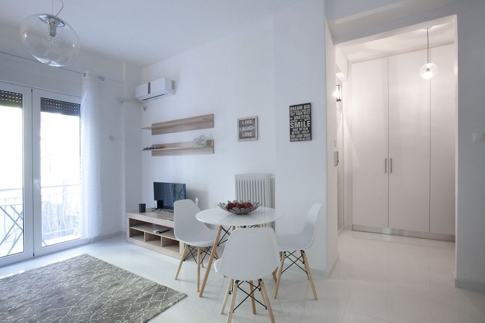 Victoria Square, Cozy and Stylish Apartment 2