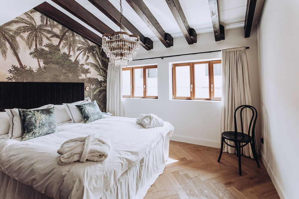 Ocho Suites & Kitchen 1