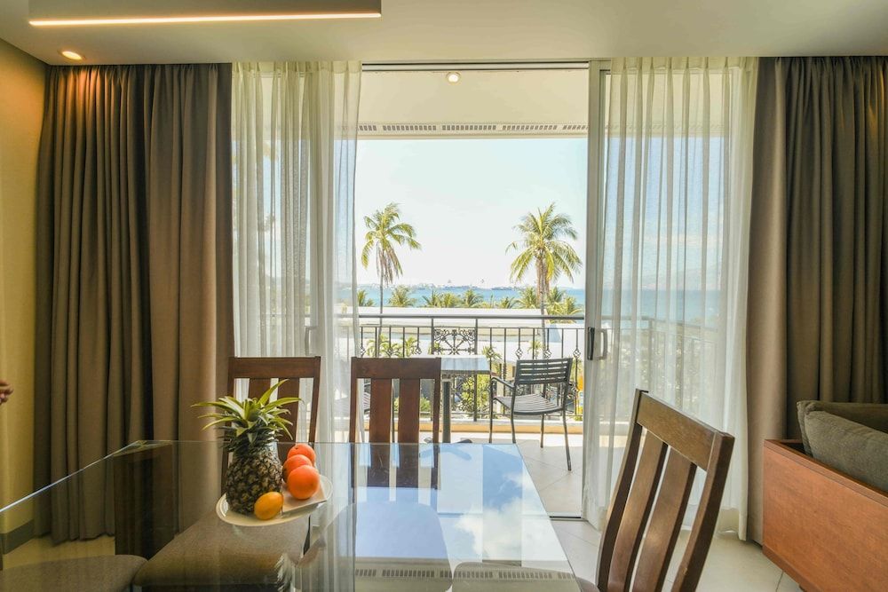 Court Meridian Hotel & Suites 1
