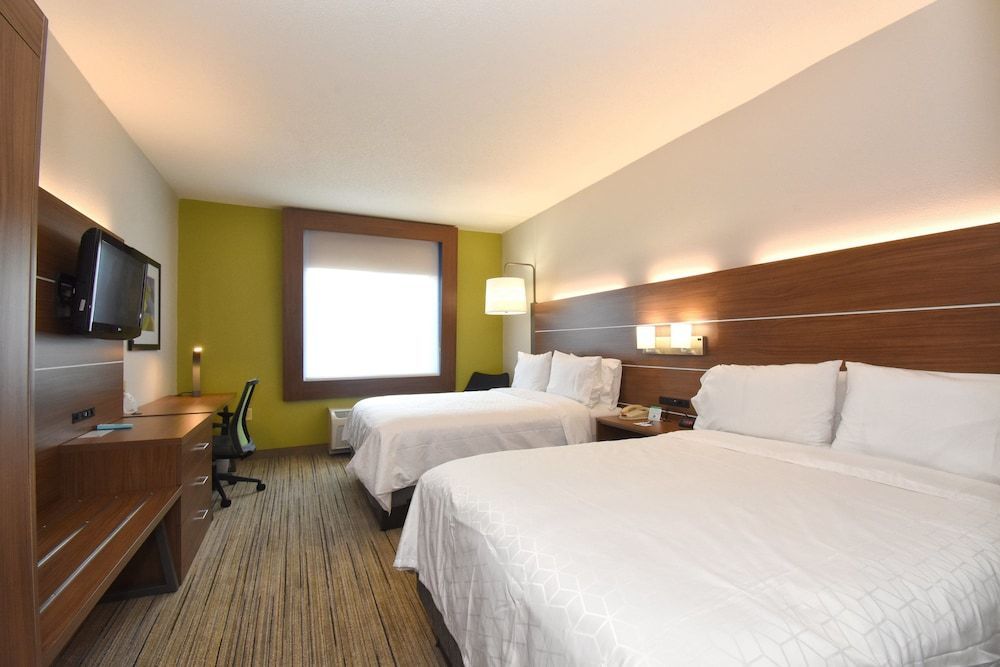 Holiday Inn Express & Suites SOUTHERN PINES-PINEHURST AREA by IHG 2