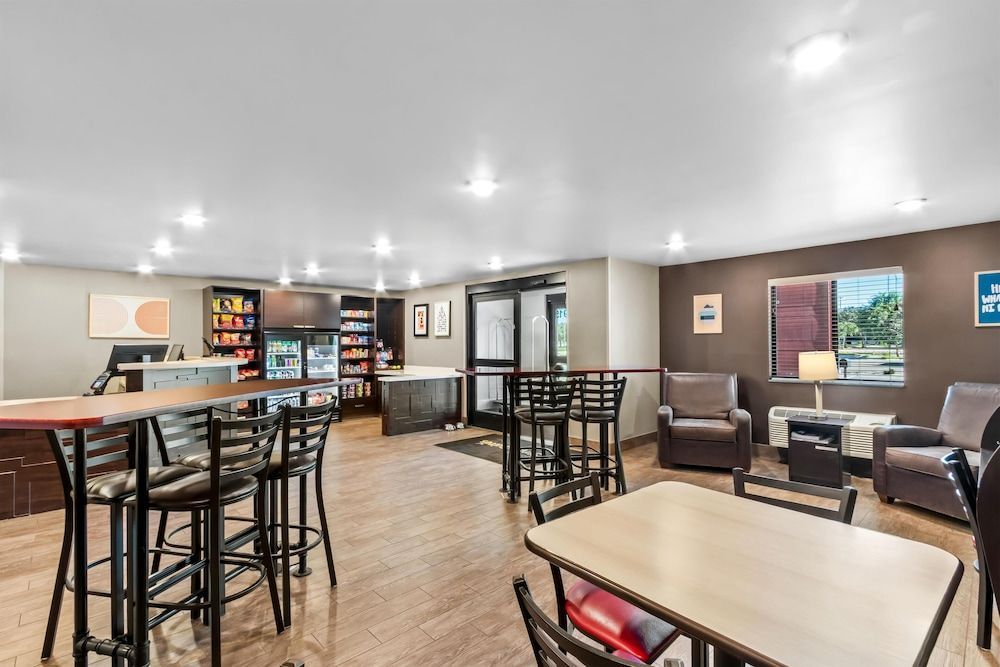 Sonesta Simply Suites Avondale 2