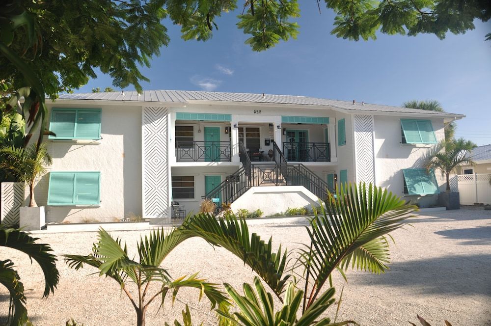 Lido Islander Inn 1