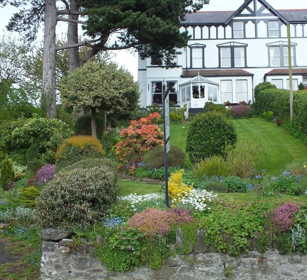 Glan Heulog Guest House 1