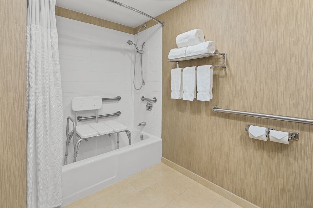 Crowne Plaza GREENVILLE by IHG 2