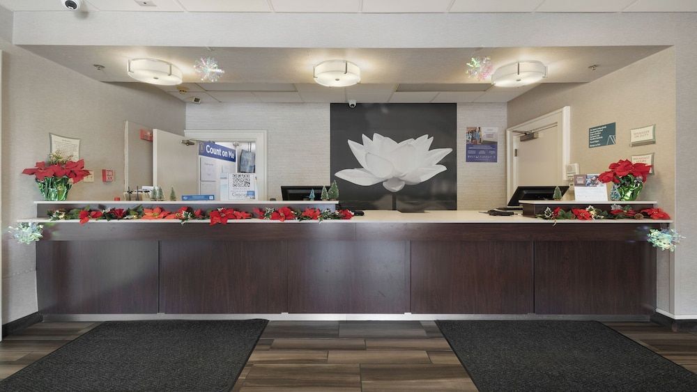 Howard Johnson by Wyndham Sacramento Downtown 2
