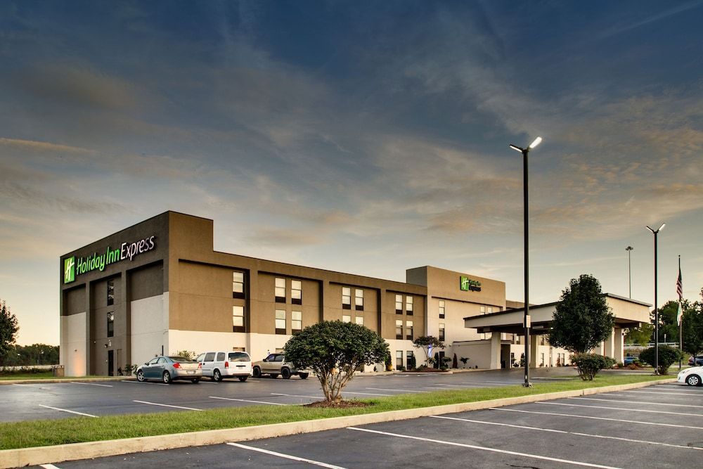 Holiday Inn Express HORSE CAVE by IHG 1