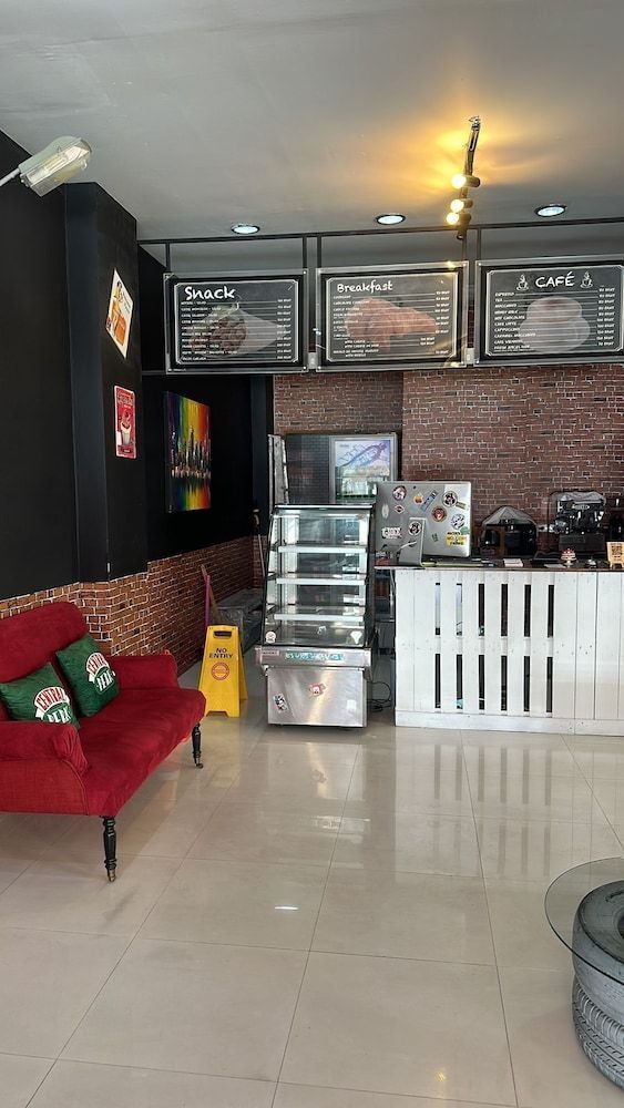 Central Perk Patong 2