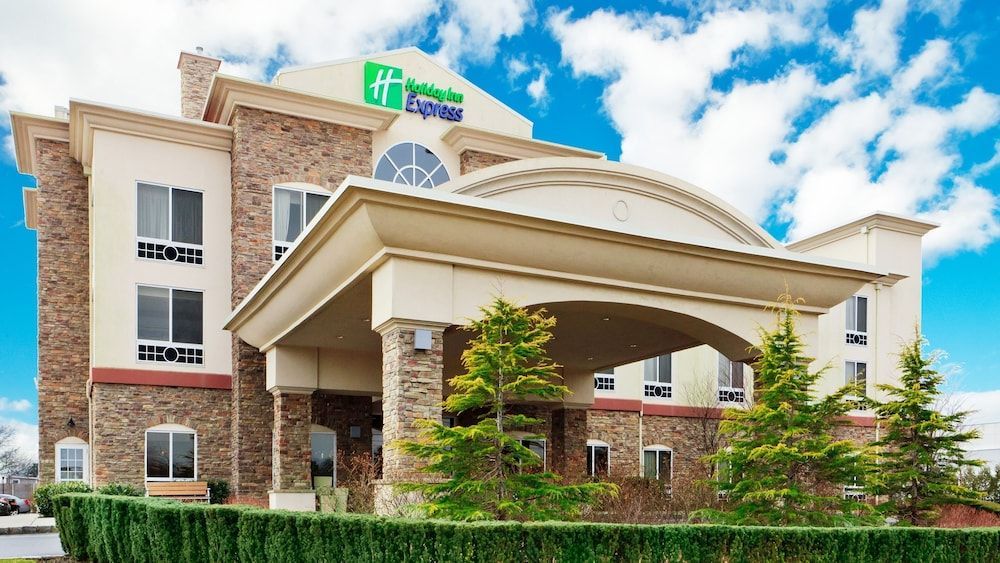 Holiday Inn Express & Suites RIVERHEAD - LONG ISLAND by IHG 1