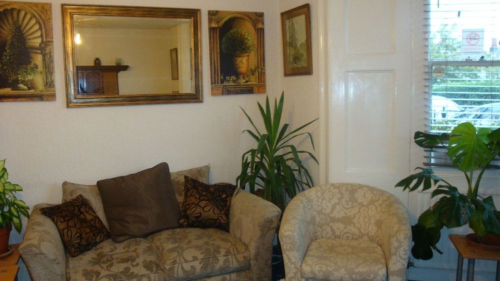 Spencer Court 1