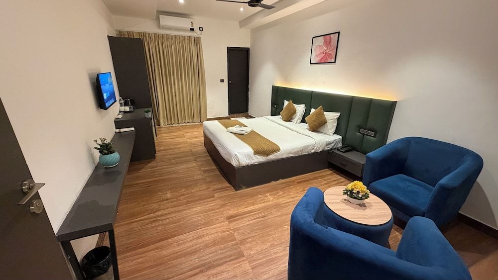 Hotel Kingdom Suites Near Elements Mall, Manyata Tech 1