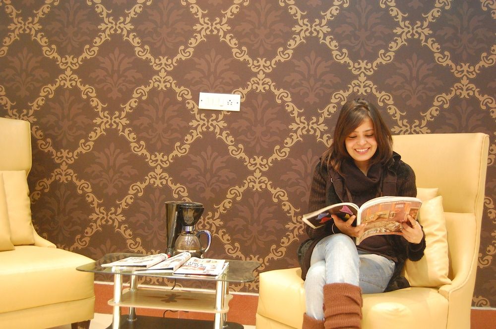 Hotel Delhi Aerocity 2