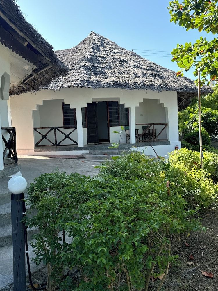 Zanzinite Beach Spa Hotel 1
