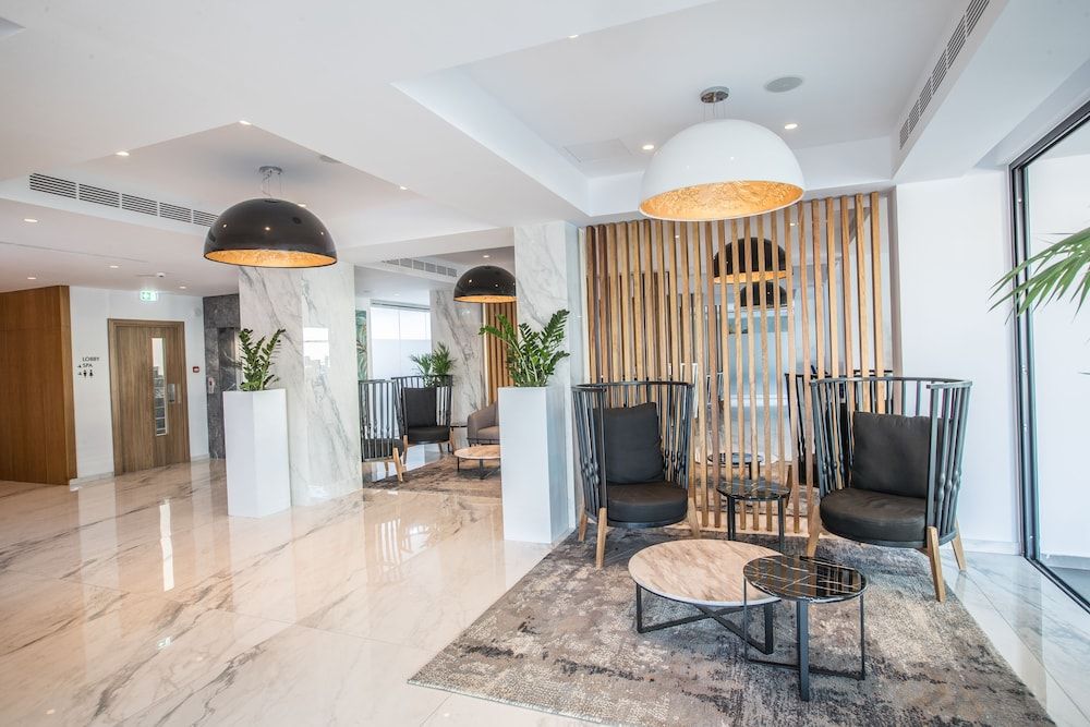 The Blue Ivy Hotel & Suites 2