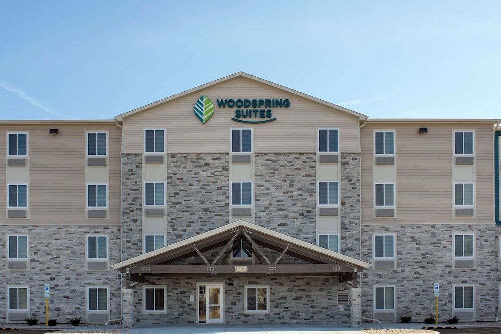 WoodSpring Suites Chicago Tinley Park 1