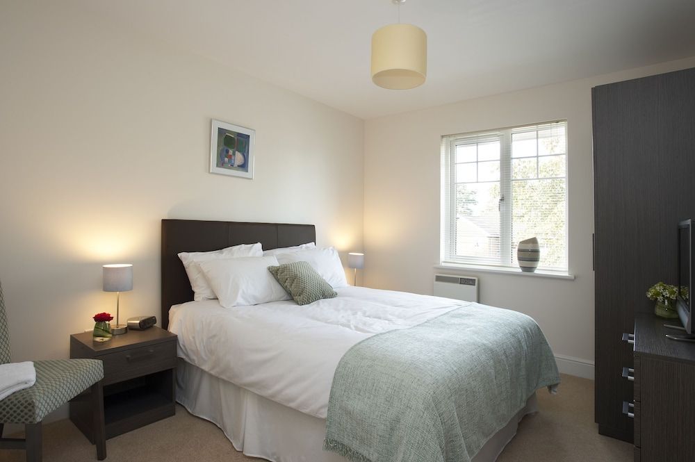 SACO Farnborough - Reading Road 1