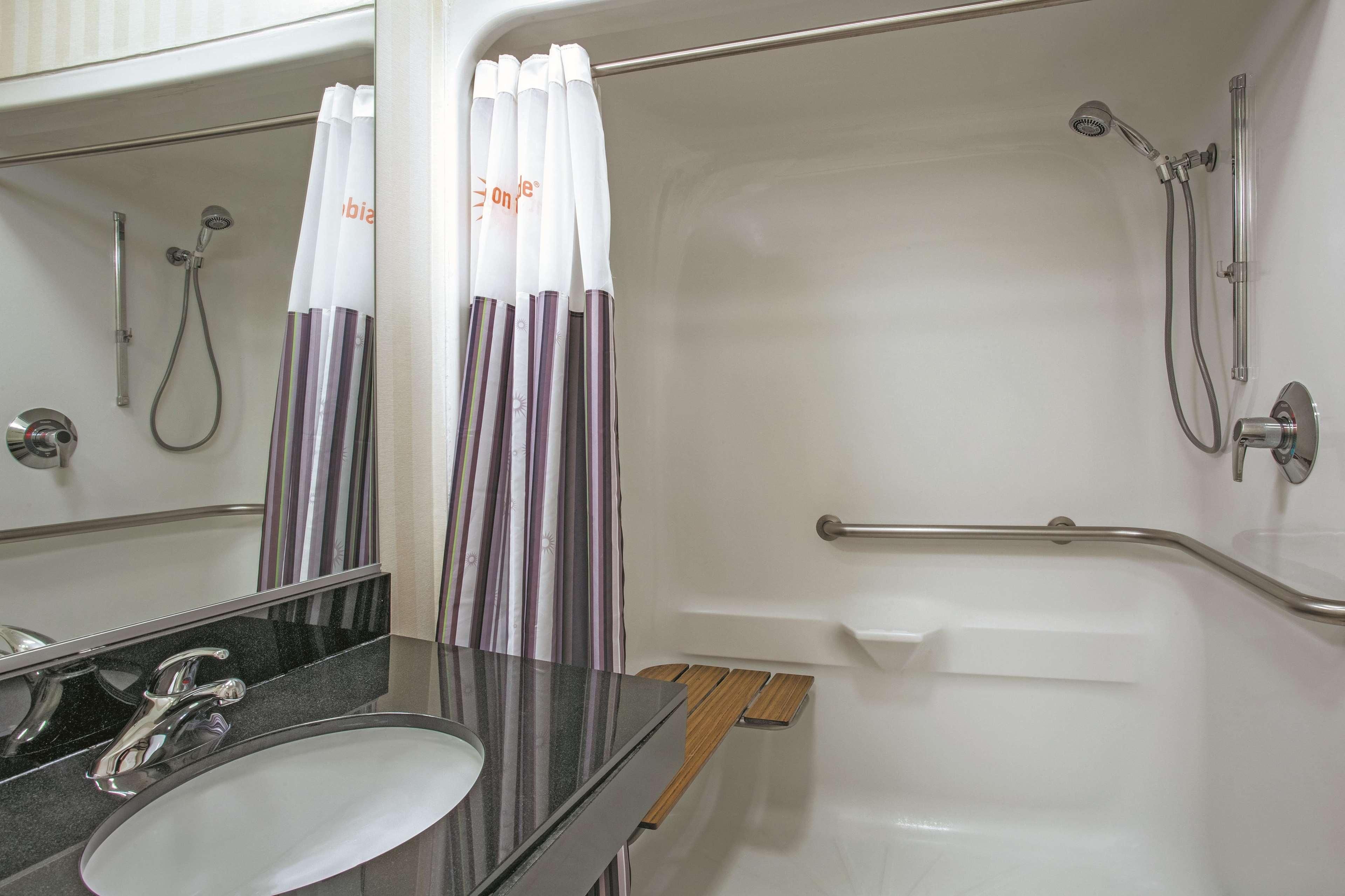 La Quinta Inn & Suites Manassas 2