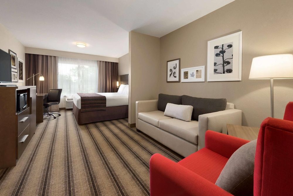 Country Inn & Suites by Radisson, St Cloud West, MN 1