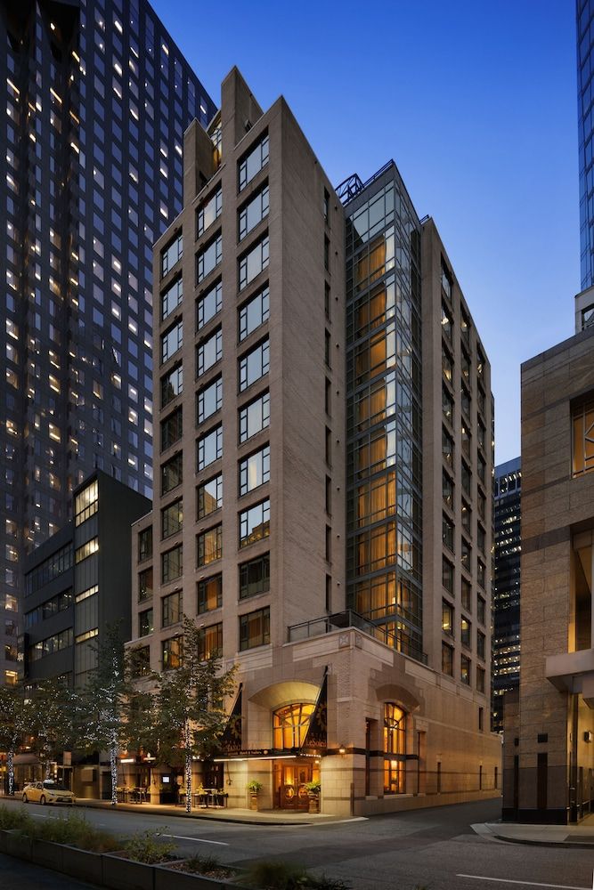 Hotel Le Soleil by Executive Hotels 1