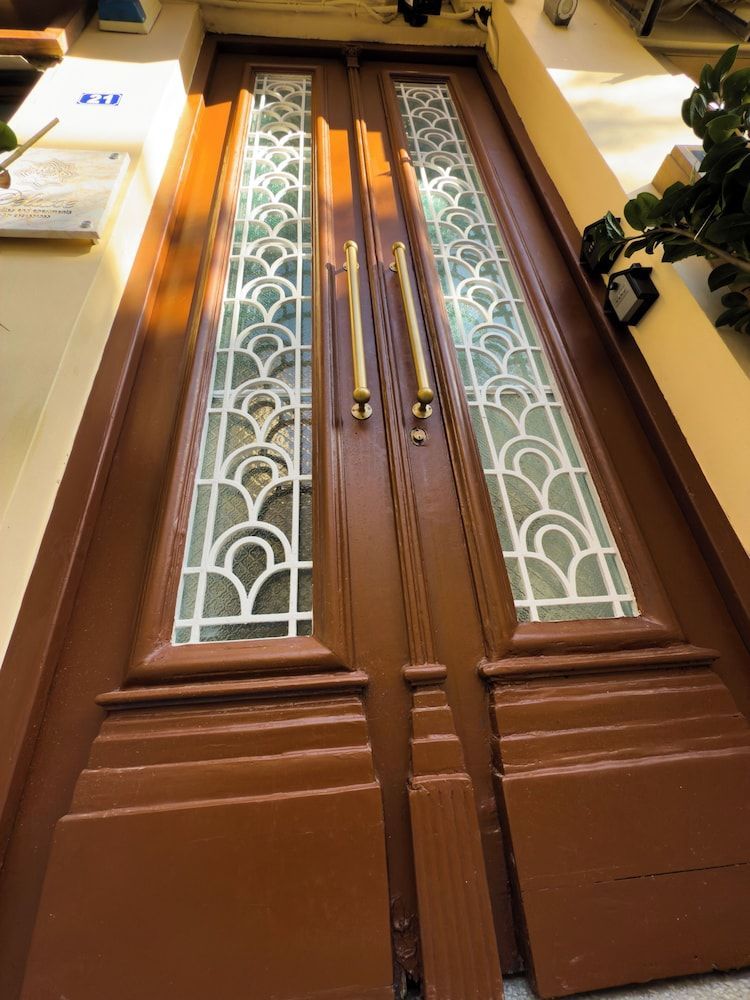 Deluxe Center Suites 1