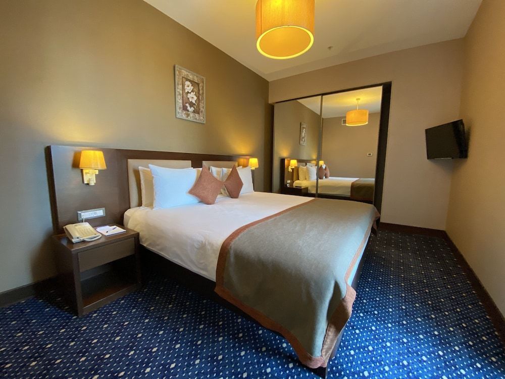 Parkside Hotel & Apartments 1