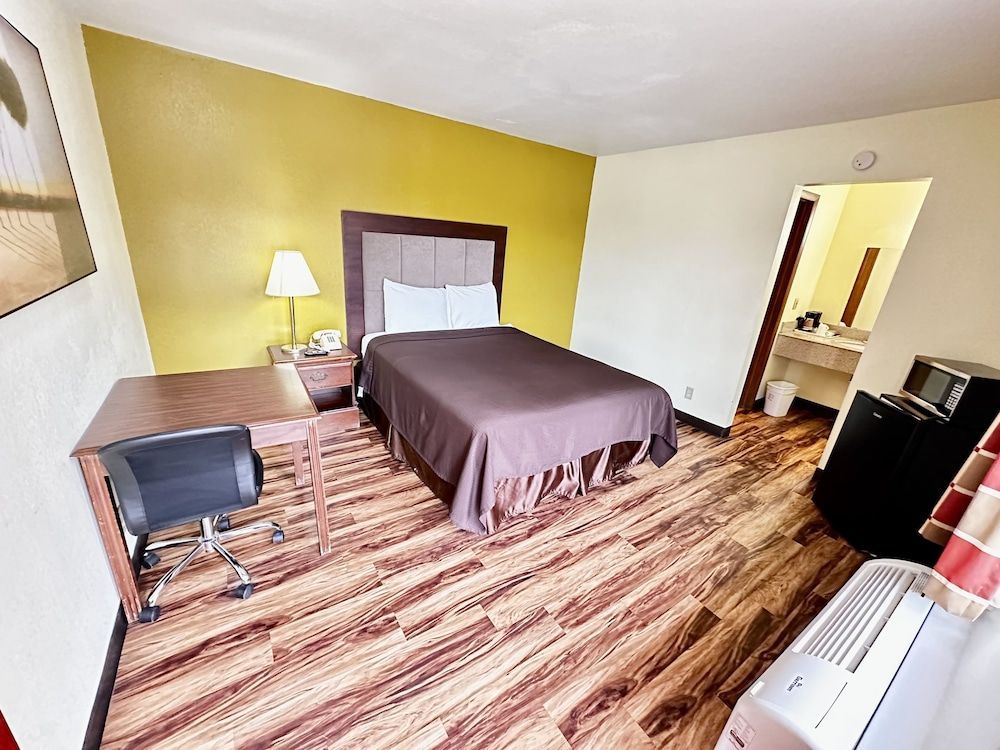 Regency Inn Iola 1
