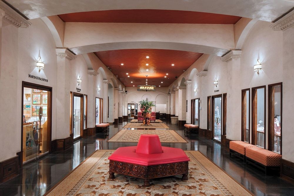 The Royal Hawaiian, A Luxury Collection Resort, Waikiki 2