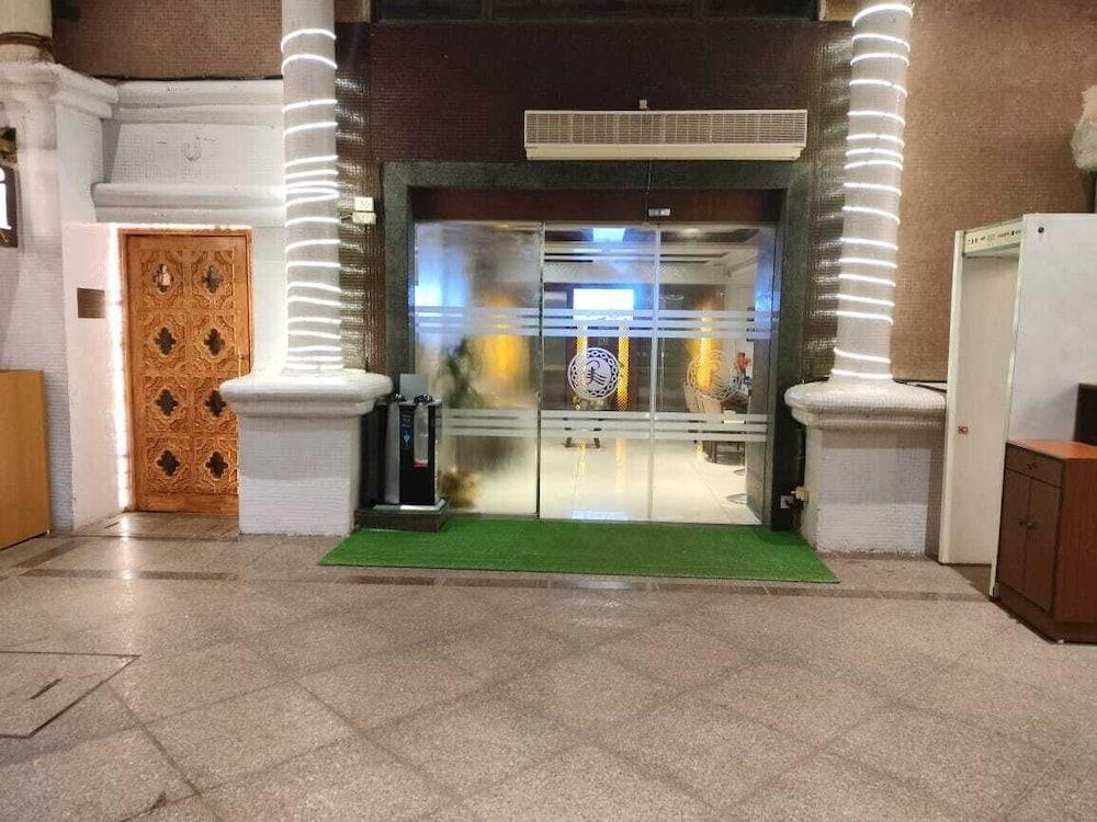 Ramee Guestline Hotel Dadar 1