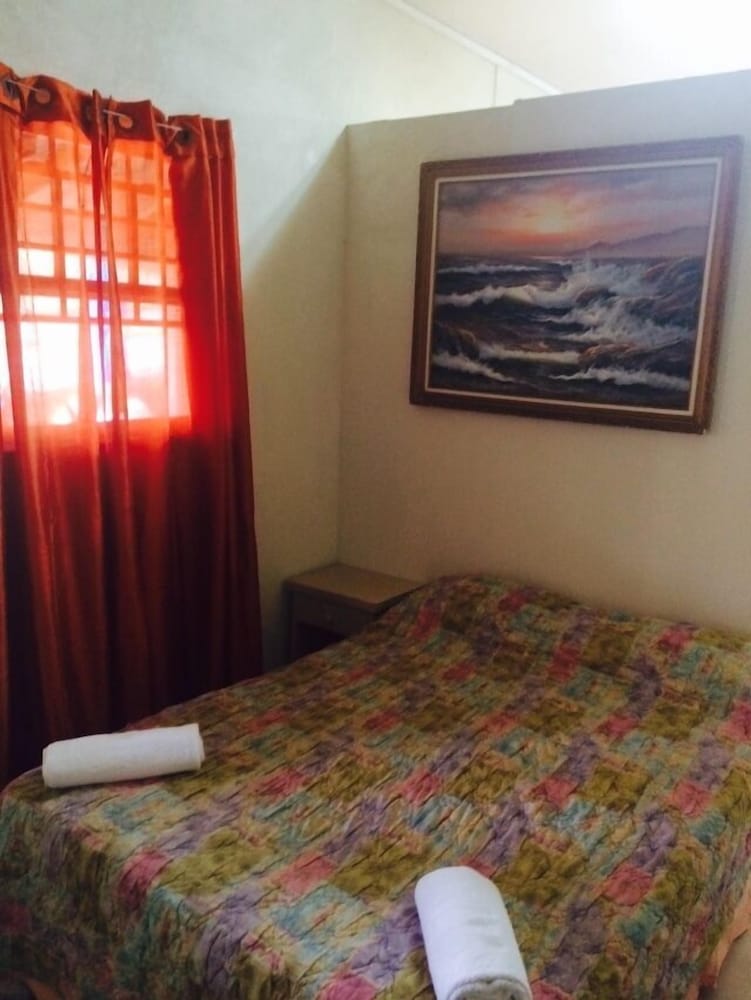 Pondbottom Apartment Hotel 2