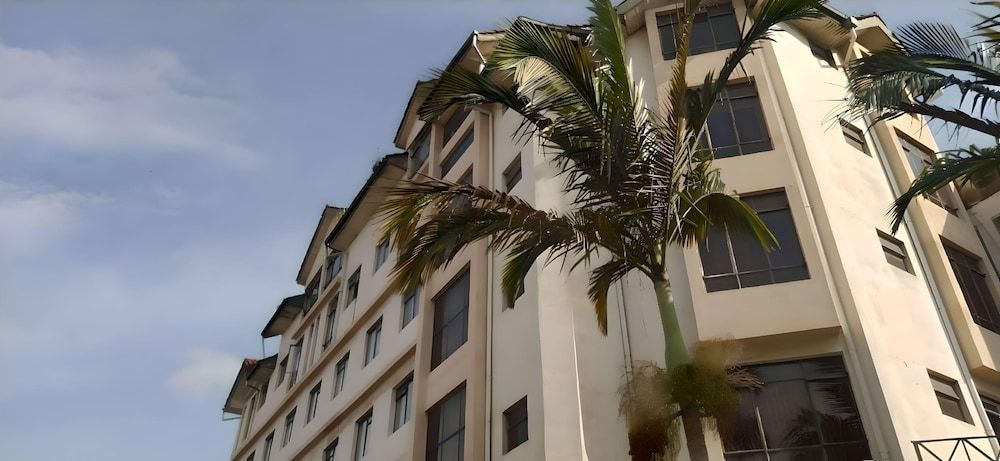 Plus 254 Hotel 1